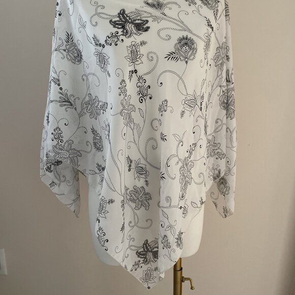 6 Degrees Sheer Kimono Poncho One Size Black Floral Lightweight Boho Made in USA - Picture 3 of 9